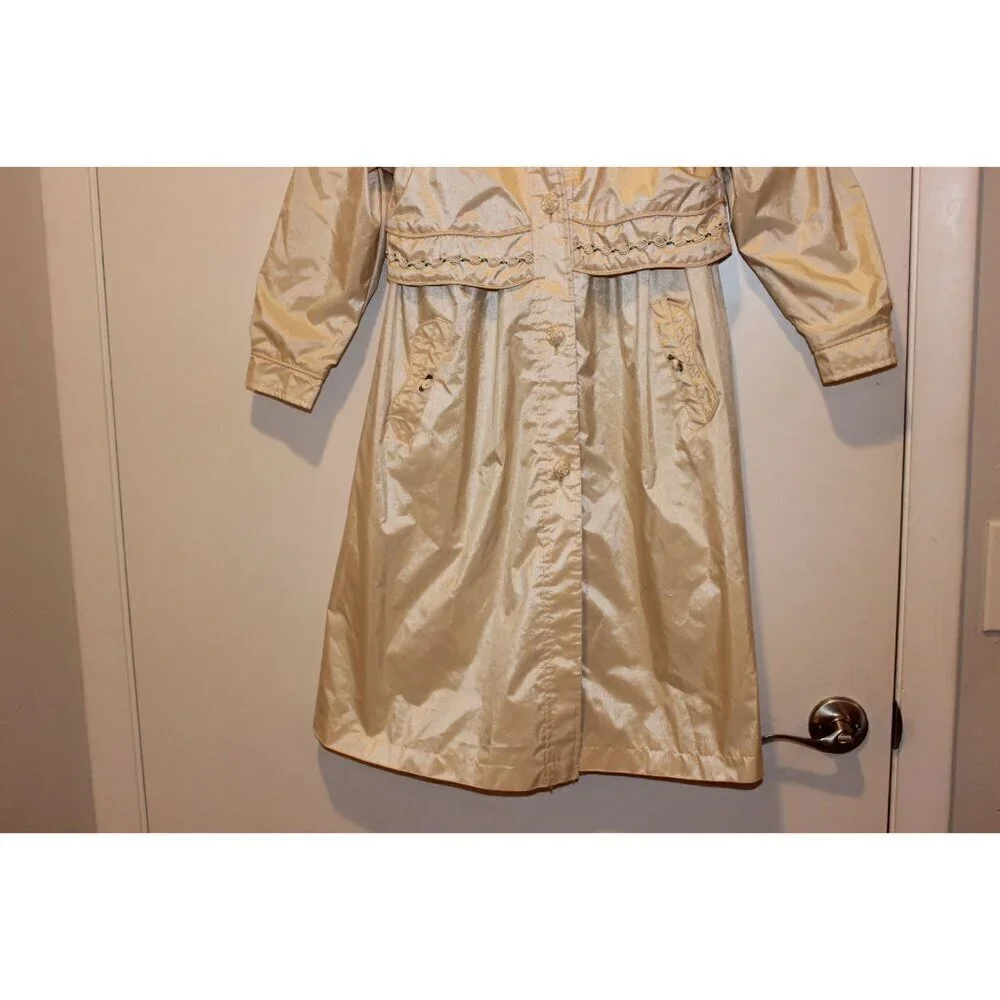 Vintage .W. Fisher I Girls 6x ivory Satin Dress Coat With Puff Sleeves & Ruffled